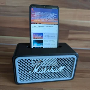 Amplificatore musicale per cellulare in stile Marshall