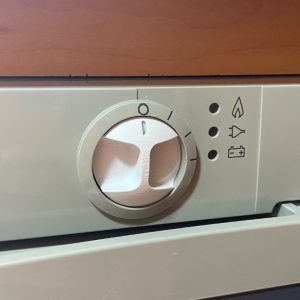 Pulsante frigorifero Dometic.
